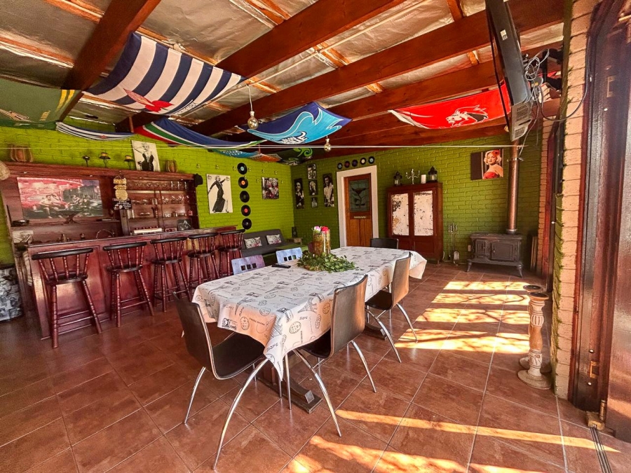 6 Bedroom Property for Sale in Parys Free State